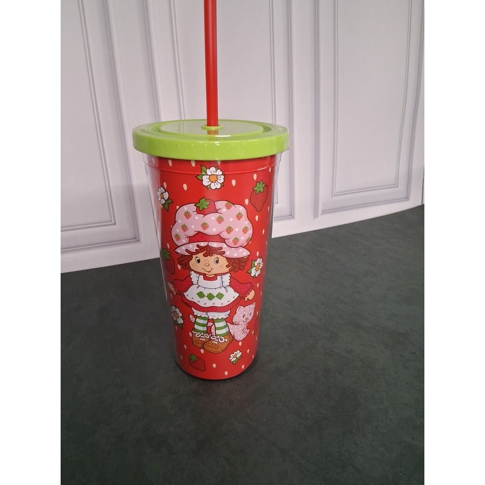 Strawberry Shortcake 20 oz. Tumbler w/ 4 Pairs of Socks 2025 Size 9-11